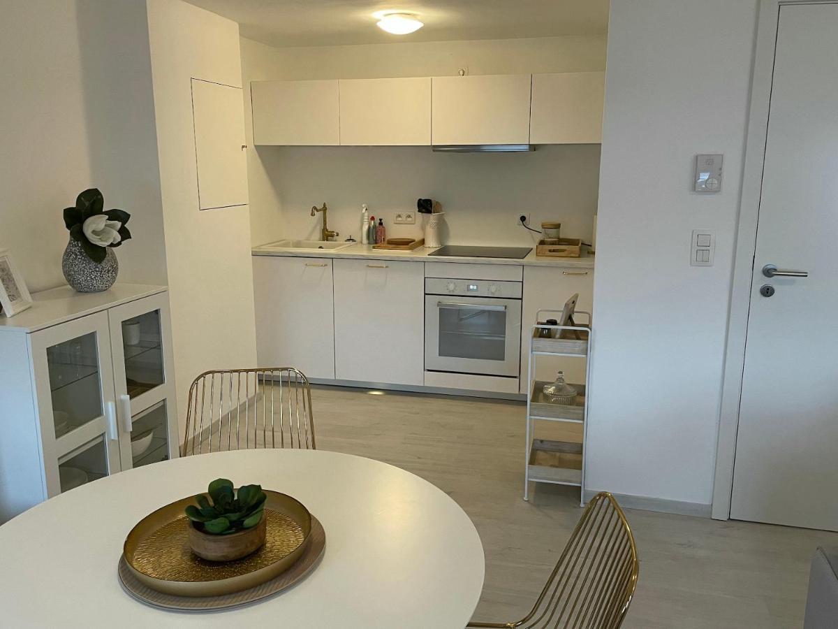 Le Relax By La Dame De Coeur - Logement Zen Urbain Namur Kültér fotó